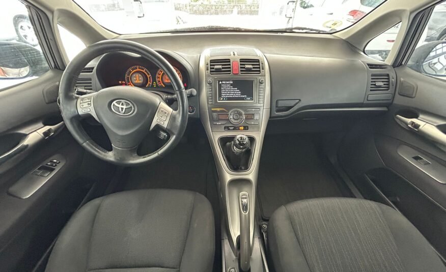 TOYOTA Auris 2.0 D4D