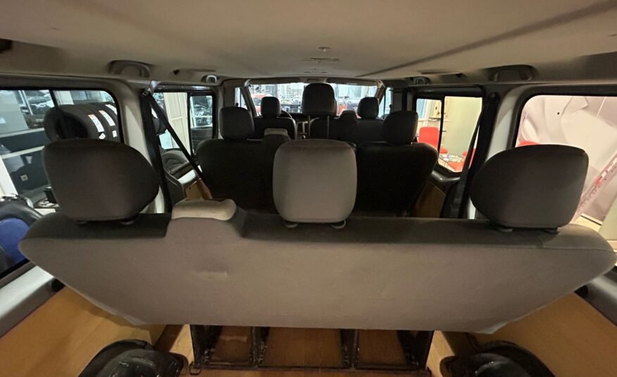NISSAN Primastar 2.5dci 9plazas